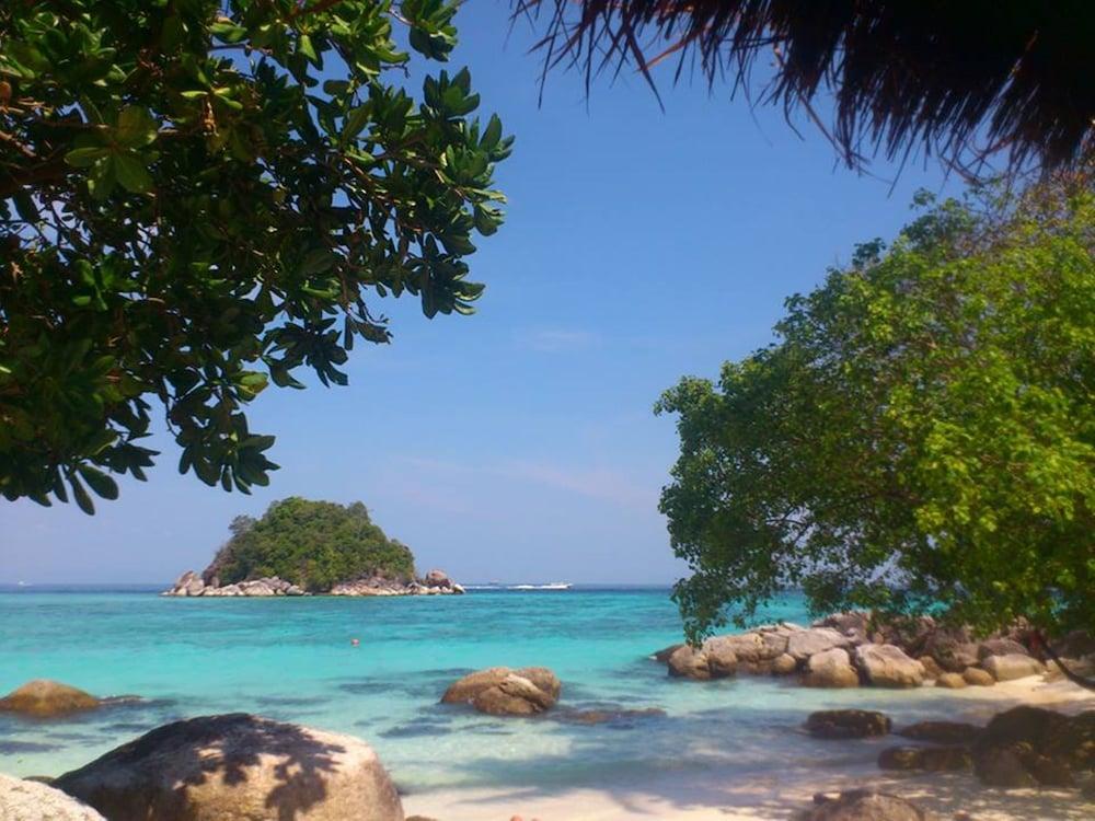 Ten Moons Lipe Resort Экстерьер фото
