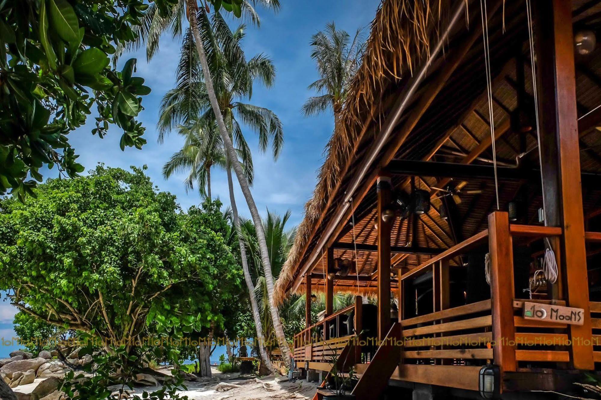 Ten Moons Lipe Resort Экстерьер фото