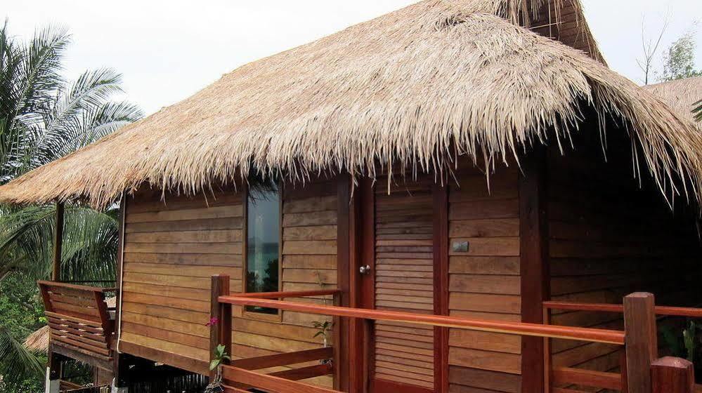 Ten Moons Lipe Resort Экстерьер фото