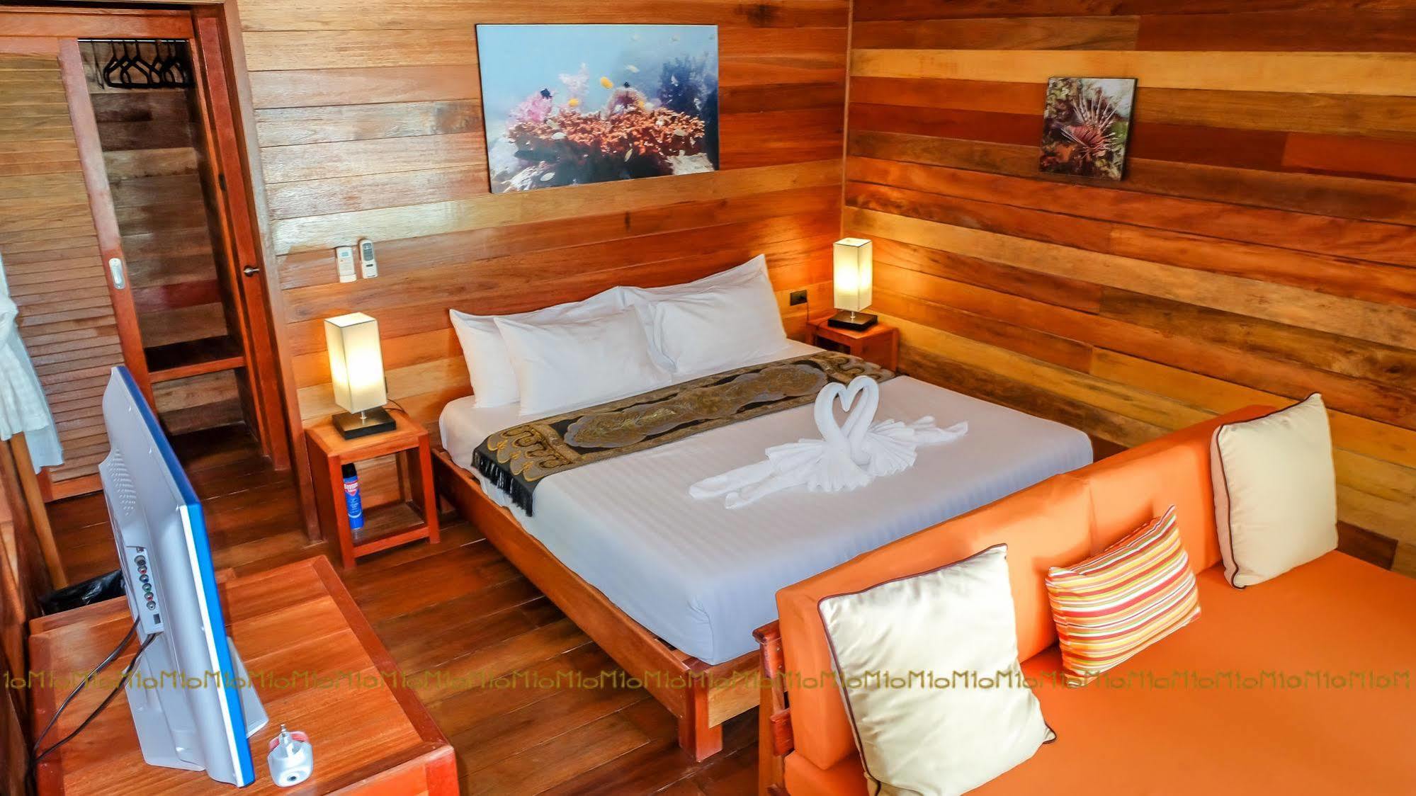 Ten Moons Lipe Resort Экстерьер фото
